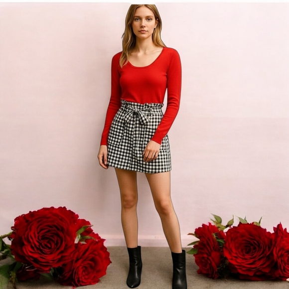 Checkered Mini Skirt With Bow And Front Pocket Detail -Size XLarge EUC - Picture 1 of 8
